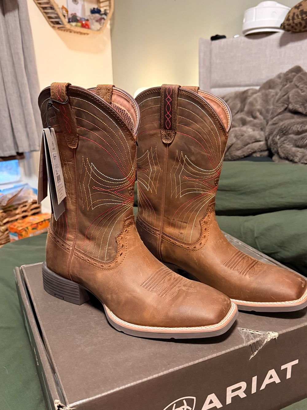 Ariat Men’s Sport Wide Square Toe Cowboy Boots Distressed Brown Size 9 D NWT